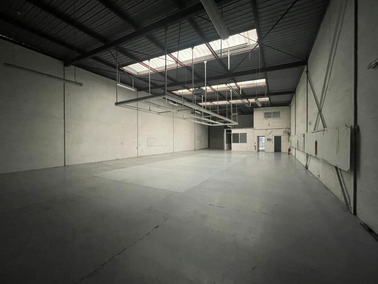 Local d'activité Buc 1015m² Location local d'activité Buc Yvelines OLACT2426780 8